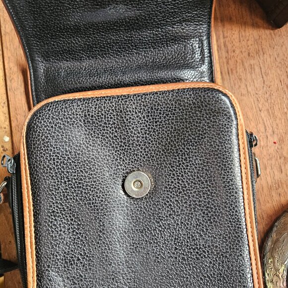 Vintage Italian Leather Camera Bag - Picture 5 of 16